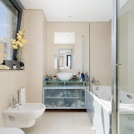 Sleeps 6 With Pool Air Con And Wifi فيلة *