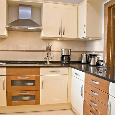 فيلة Sleeps 6 With Pool Air Con And Wifi