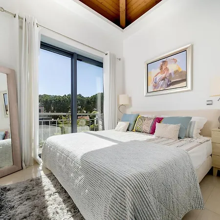Sleeps 6 With Pool Air Con And Wifi Villa Vale do Lobo